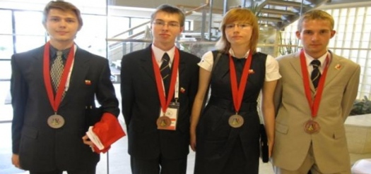 Cztery medale polskich uczniów na Międzynarodowej Olimpiadzie Chemicznej